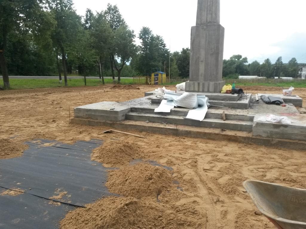 Начало работ по строительству памятника